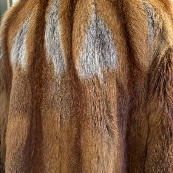 Red Fox Fur Coat - Picture 6 of 8